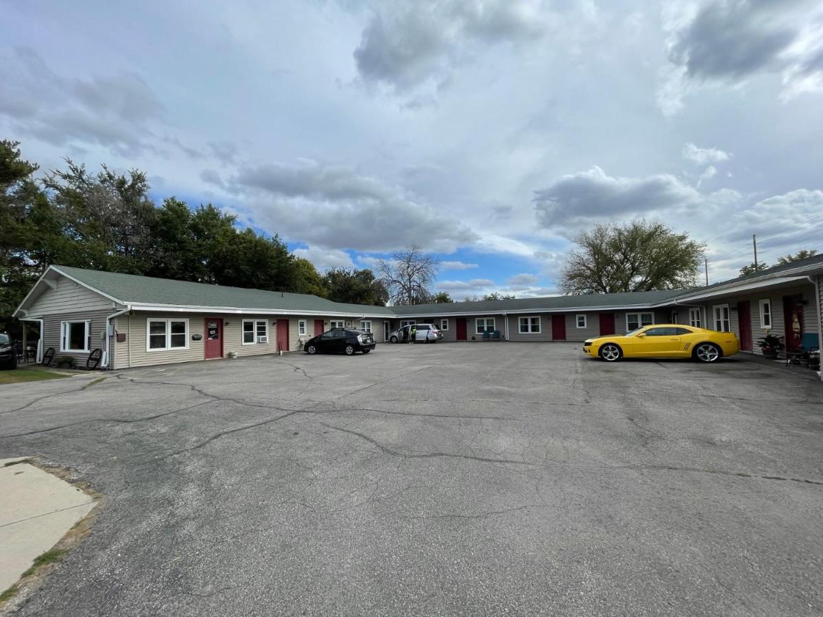 The Village Motel Steamboat Rock Экстерьер фото